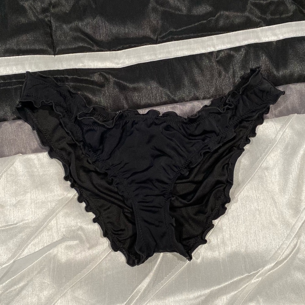 Cheeky scrunch bikini bottoms